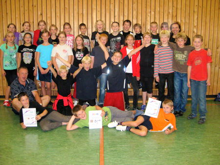 Foto der Klasse 5a beim Sporttag der 5. Klassen des TGG am 25.08.2010