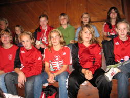 Foto von der Teilnahme der TGG-Mädchen an den Deutschen Meisterschaften im Schulfußball