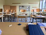 Foto eines leeren Klassenraums