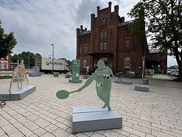 Das Foto zeigt eine Szene von der Ausstellungseröffnung.