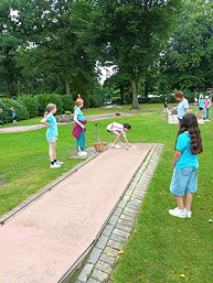 Das Foto zeigt eine Szene von der Klassenfahrt der 6a 2024/25 nach Bad Zwischenahn.