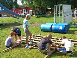 Das Foto zeigt eine Szene von der Klassenfahrt der 6a 2024/25 nach Bad Zwischenahn.