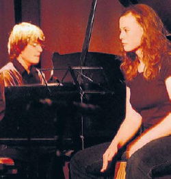 Jannis Vogt am Klavier und Mareike Bruns überzeugten.